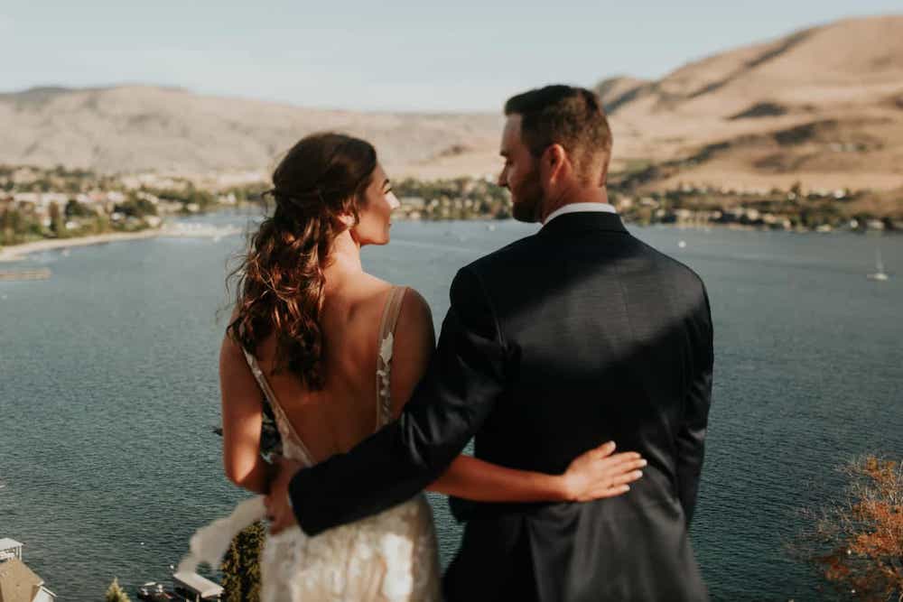 How to Have the Perfect Winter Wedding in Lake Chelan Washington