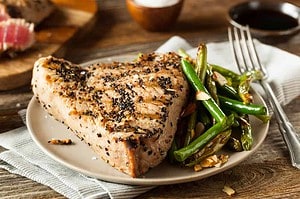 grilled tuna with veggies 