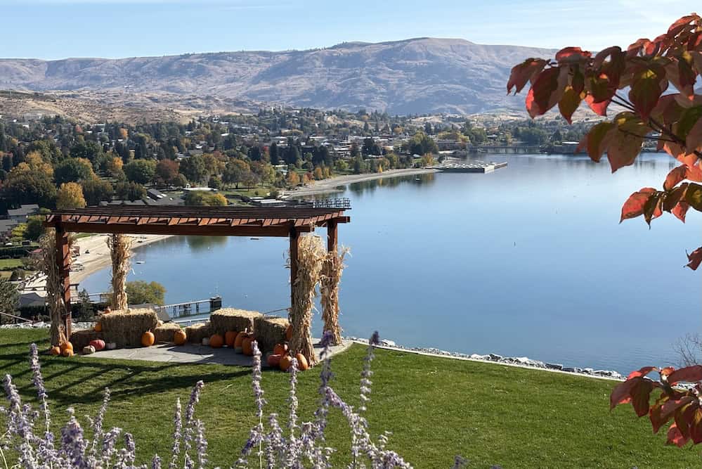 there are plenty of seasonal activities in Lake Chelan at The Lookout at Lake Chelan